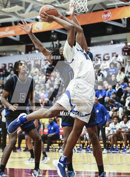 Thumbnail 2 in Newton vs. IMG Academy (Spalding Hoophall Classic) photogallery.