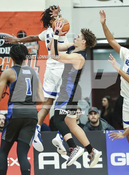 Thumbnail 1 in Newton vs. IMG Academy (Spalding Hoophall Classic) photogallery.
