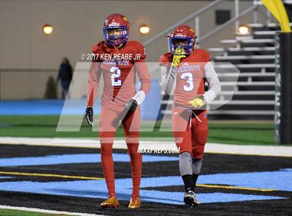 Thumbnail 1 in Jeannette vs. Farrell (PIAA Class A Semifinal) photogallery.