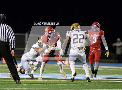 Thumbnail 3 in Jeannette vs. Farrell (PIAA Class A Semifinal) photogallery.