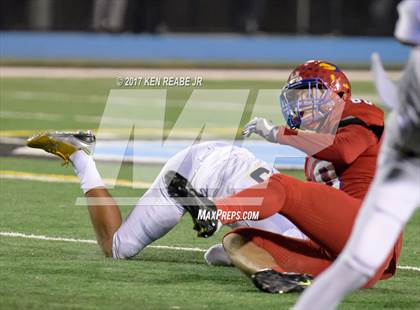 Thumbnail 3 in Jeannette vs. Farrell (PIAA Class A Semifinal) photogallery.