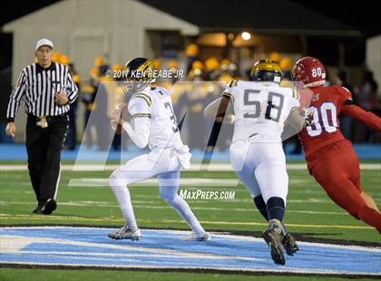 Thumbnail 2 in Jeannette vs. Farrell (PIAA Class A Semifinal) photogallery.