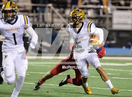 Thumbnail 3 in Jeannette vs. Farrell (PIAA Class A Semifinal) photogallery.
