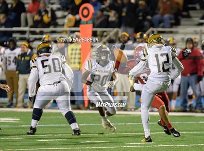 Thumbnail 2 in Jeannette vs. Farrell (PIAA Class A Semifinal) photogallery.