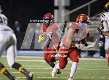 Thumbnail 3 in Jeannette vs. Farrell (PIAA Class A Semifinal) photogallery.