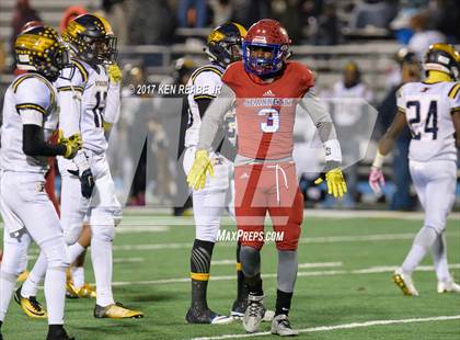 Thumbnail 1 in Jeannette vs. Farrell (PIAA Class A Semifinal) photogallery.