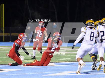Thumbnail 2 in Jeannette vs. Farrell (PIAA Class A Semifinal) photogallery.