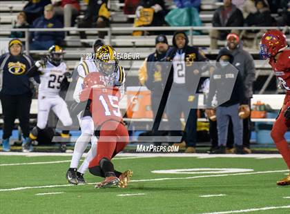 Thumbnail 1 in Jeannette vs. Farrell (PIAA Class A Semifinal) photogallery.