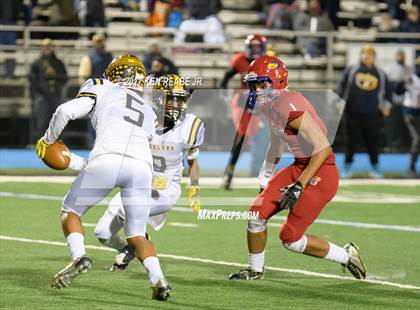 Thumbnail 3 in Jeannette vs. Farrell (PIAA Class A Semifinal) photogallery.