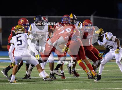 Thumbnail 3 in Jeannette vs. Farrell (PIAA Class A Semifinal) photogallery.