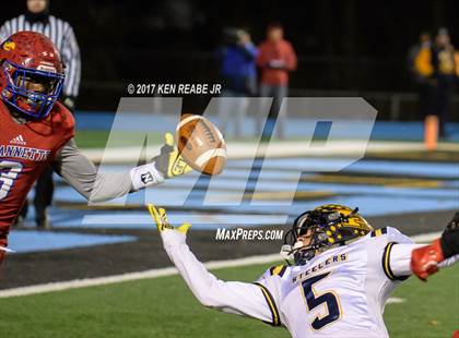 Thumbnail 1 in Jeannette vs. Farrell (PIAA Class A Semifinal) photogallery.