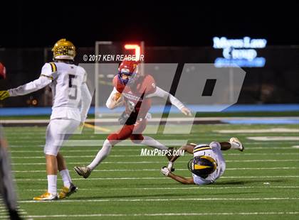 Thumbnail 1 in Jeannette vs. Farrell (PIAA Class A Semifinal) photogallery.