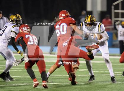 Thumbnail 2 in Jeannette vs. Farrell (PIAA Class A Semifinal) photogallery.