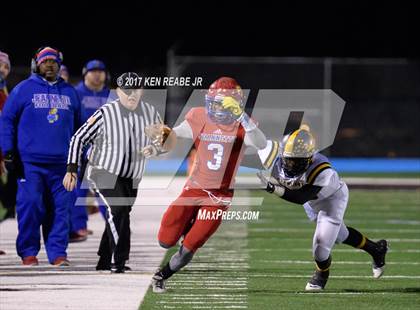 Thumbnail 1 in Jeannette vs. Farrell (PIAA Class A Semifinal) photogallery.