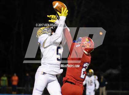 Thumbnail 2 in Jeannette vs. Farrell (PIAA Class A Semifinal) photogallery.