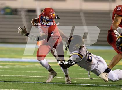 Thumbnail 3 in Jeannette vs. Farrell (PIAA Class A Semifinal) photogallery.