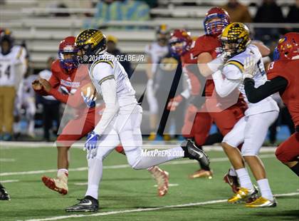 Thumbnail 2 in Jeannette vs. Farrell (PIAA Class A Semifinal) photogallery.