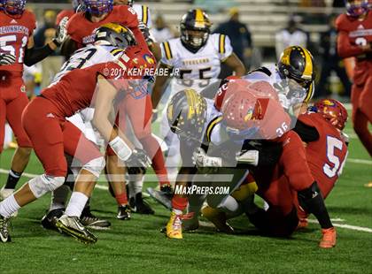 Thumbnail 2 in Jeannette vs. Farrell (PIAA Class A Semifinal) photogallery.