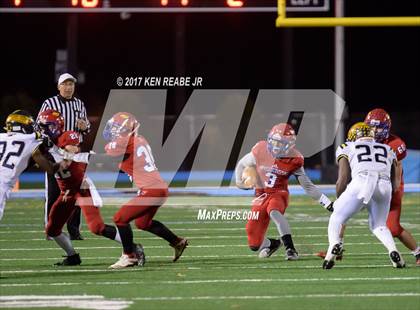 Thumbnail 1 in Jeannette vs. Farrell (PIAA Class A Semifinal) photogallery.