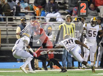 Thumbnail 2 in Jeannette vs. Farrell (PIAA Class A Semifinal) photogallery.