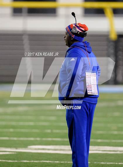 Thumbnail 3 in Jeannette vs. Farrell (PIAA Class A Semifinal) photogallery.