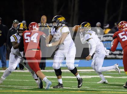 Thumbnail 2 in Jeannette vs. Farrell (PIAA Class A Semifinal) photogallery.