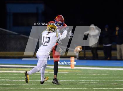 Thumbnail 3 in Jeannette vs. Farrell (PIAA Class A Semifinal) photogallery.