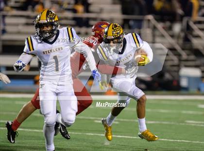 Thumbnail 2 in Jeannette vs. Farrell (PIAA Class A Semifinal) photogallery.