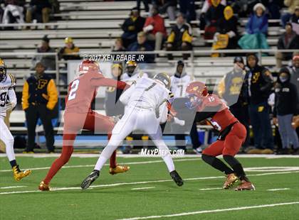 Thumbnail 3 in Jeannette vs. Farrell (PIAA Class A Semifinal) photogallery.
