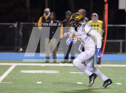 Thumbnail 1 in Jeannette vs. Farrell (PIAA Class A Semifinal) photogallery.