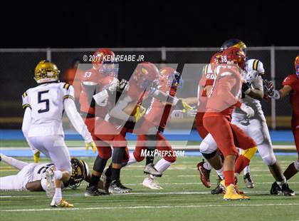 Thumbnail 2 in Jeannette vs. Farrell (PIAA Class A Semifinal) photogallery.