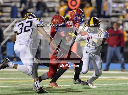 Thumbnail 2 in Jeannette vs. Farrell (PIAA Class A Semifinal) photogallery.