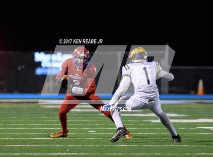 Thumbnail 2 in Jeannette vs. Farrell (PIAA Class A Semifinal) photogallery.