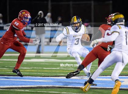 Thumbnail 2 in Jeannette vs. Farrell (PIAA Class A Semifinal) photogallery.