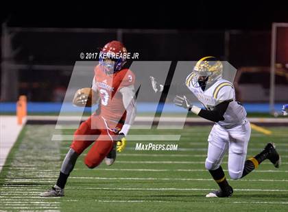 Thumbnail 3 in Jeannette vs. Farrell (PIAA Class A Semifinal) photogallery.