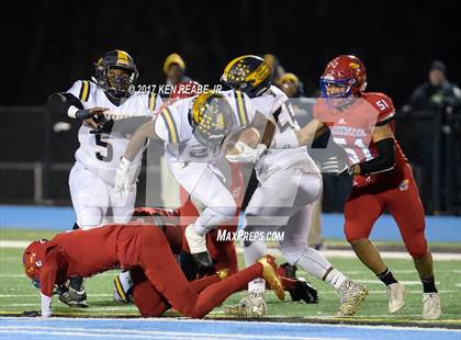 Thumbnail 1 in Jeannette vs. Farrell (PIAA Class A Semifinal) photogallery.