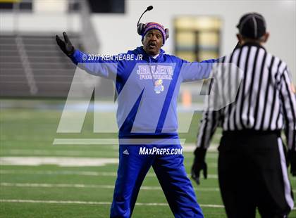 Thumbnail 1 in Jeannette vs. Farrell (PIAA Class A Semifinal) photogallery.