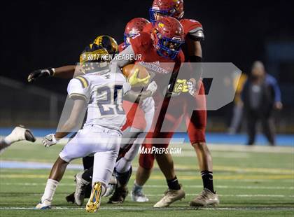 Thumbnail 3 in Jeannette vs. Farrell (PIAA Class A Semifinal) photogallery.