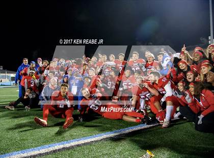 Thumbnail 3 in Jeannette vs. Farrell (PIAA Class A Semifinal) photogallery.