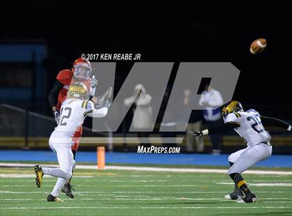 Thumbnail 1 in Jeannette vs. Farrell (PIAA Class A Semifinal) photogallery.