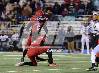 Thumbnail 2 in Jeannette vs. Farrell (PIAA Class A Semifinal) photogallery.