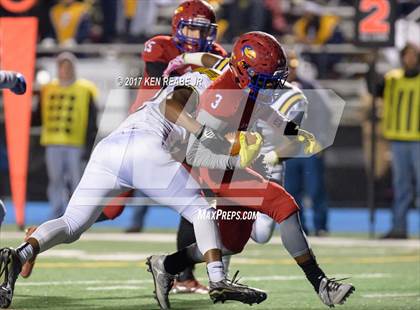 Thumbnail 3 in Jeannette vs. Farrell (PIAA Class A Semifinal) photogallery.
