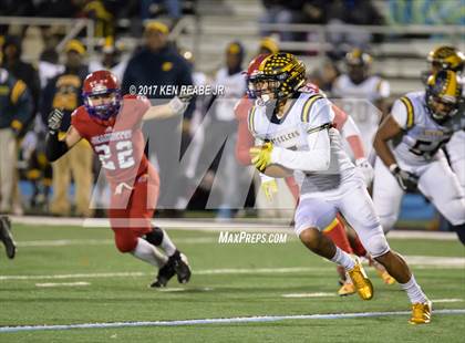 Thumbnail 1 in Jeannette vs. Farrell (PIAA Class A Semifinal) photogallery.