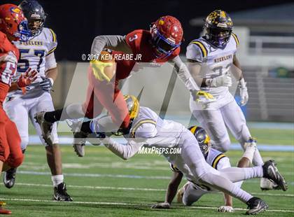 Thumbnail 2 in Jeannette vs. Farrell (PIAA Class A Semifinal) photogallery.