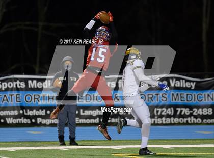 Thumbnail 3 in Jeannette vs. Farrell (PIAA Class A Semifinal) photogallery.