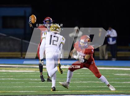 Thumbnail 3 in Jeannette vs. Farrell (PIAA Class A Semifinal) photogallery.