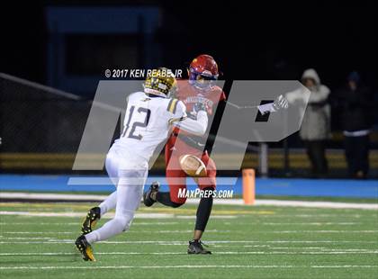 Thumbnail 2 in Jeannette vs. Farrell (PIAA Class A Semifinal) photogallery.