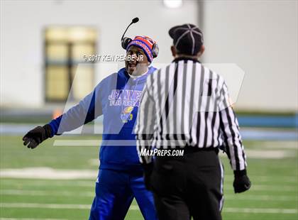 Thumbnail 2 in Jeannette vs. Farrell (PIAA Class A Semifinal) photogallery.