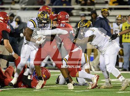 Thumbnail 3 in Jeannette vs. Farrell (PIAA Class A Semifinal) photogallery.