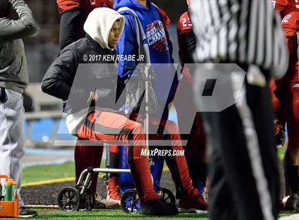 Thumbnail 3 in Jeannette vs. Farrell (PIAA Class A Semifinal) photogallery.